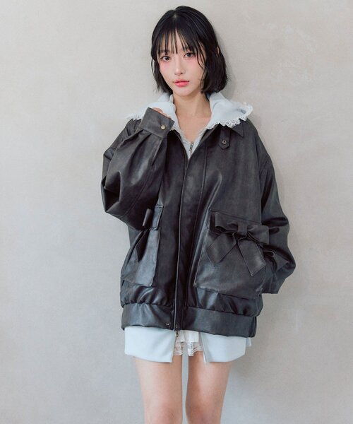 OLIVE des OLIVE（オリーブデオリーブ）の「リボンポケットエコレザーブルゾン（ライダースジャケット・レディース・ライトブラウン/ダークブラウン・FREE）」の4枚目の写真