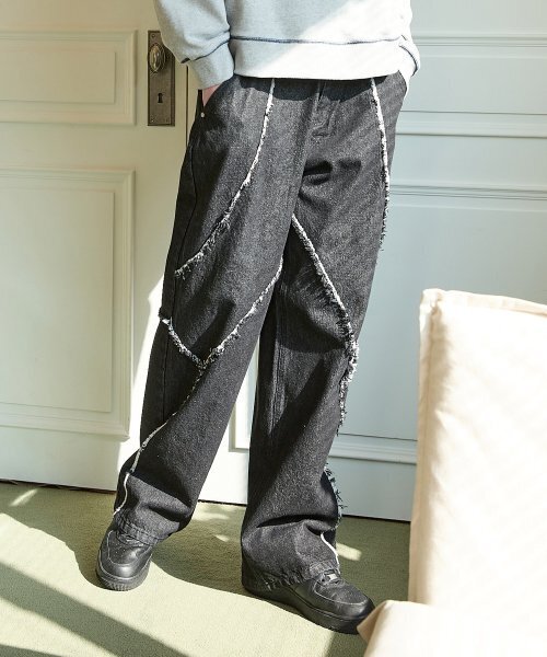 WaiKei(ワイケイ)の「カッティングラインデニムパンツブラック(デニムパンツ・レディース・その他・0/3/2/1)」の5枚目の写真