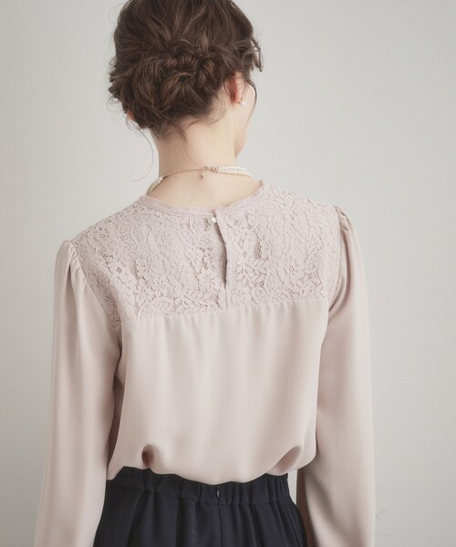 couture brooch（クチュールブローチ）の「【ハレの日・通勤】レースドッキング ブラウス（シャツ/ブラウス・レディース・ピンク/ネイビー/アイボリー・38/36/42/40）」の20枚目の写真