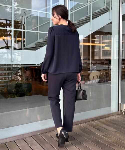 couture brooch（クチュールブローチ）の「【ハレの日・通勤】レースドッキング ブラウス（シャツ/ブラウス・レディース・ピンク/ネイビー/アイボリー・38/36/42/40）」の7枚目の写真