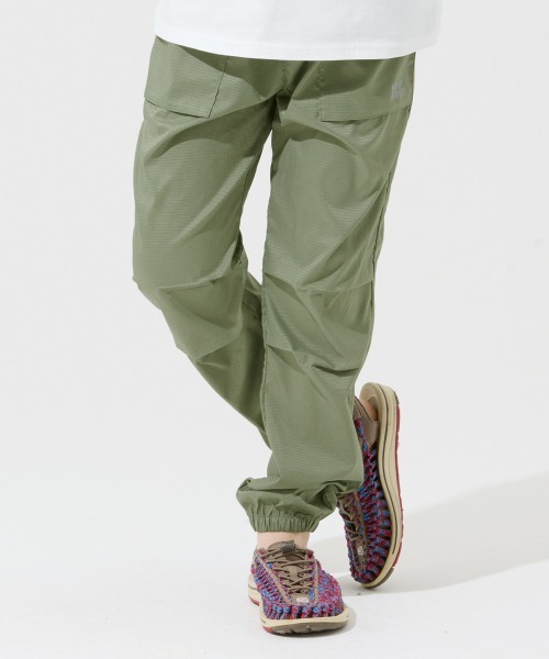 KRIFF MAYER Kid's Collection（クリフメイヤーキッズコレクション）の「【撥水・軽量・通気性】さらさらエアージョガー（その他パンツ・キッズ・ベージュ/ブラック/オリーブ/サックスブルー・120/130/140/150/160/170）」の5枚目の写真