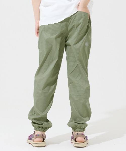 KRIFF MAYER Kid's Collection（クリフメイヤーキッズコレクション）の「【撥水・軽量・通気性】さらさらエアージョガー（その他パンツ・キッズ・ベージュ/ブラック/オリーブ/サックスブルー・120/130/140/150/160/170）」の6枚目の写真