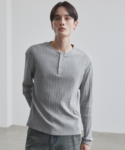 LUENNA（ルエナ）の「【LUENNA】Panel Rib Henley Neck Long Sleeve T-Shirt / パネルリブ ヘンリーネック ロンT（Tシャツ/カットソー・メンズ・ブラック/グレー・S/L/M）」の2枚目の写真