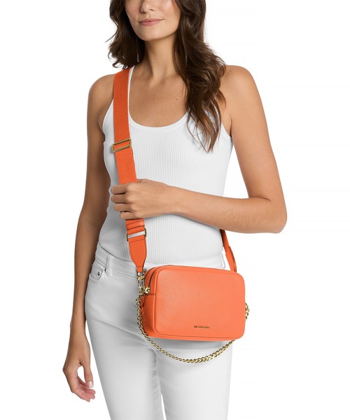 MICHAEL KORS(マイケルコース)の「BRYANT ぺブルレザー ダブルジップ チェーン カメラ クロスボディ ミディアム(ショルダーバッグ・レディース・オレンジ系・FREE)」の2枚目の写真