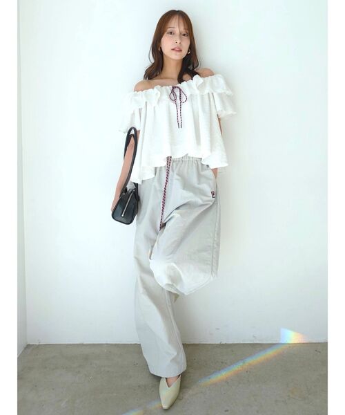 LAGUNAMOON（ラグナムーン）の「【FILA別注】エアリーナイロンバナナパンツ（その他パンツ・レディース・ベージュ/チャコールグレー・MEDIUM/SMALL）」の11枚目の写真