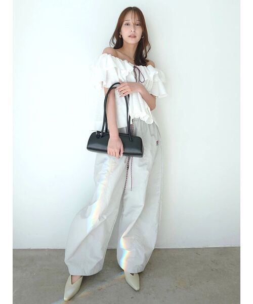 LAGUNAMOON（ラグナムーン）の「【FILA別注】エアリーナイロンバナナパンツ（その他パンツ・レディース・ベージュ/チャコールグレー・MEDIUM/SMALL）」の12枚目の写真