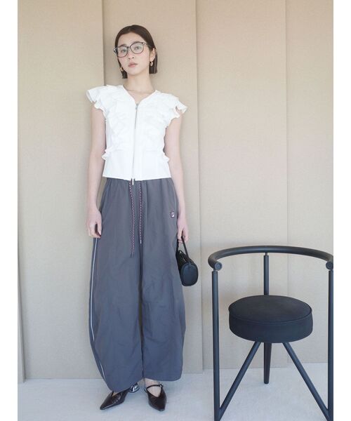 LAGUNAMOON（ラグナムーン）の「【FILA別注】エアリーナイロンバナナパンツ（その他パンツ・レディース・ベージュ/チャコールグレー・MEDIUM/SMALL）」の14枚目の写真