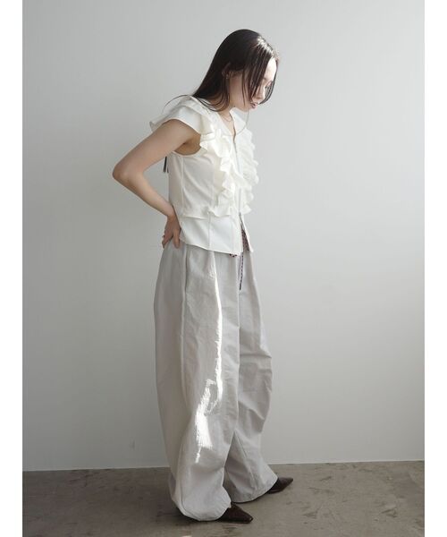 LAGUNAMOON（ラグナムーン）の「【FILA別注】エアリーナイロンバナナパンツ（その他パンツ・レディース・ベージュ/チャコールグレー・MEDIUM/SMALL）」の19枚目の写真