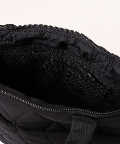 THE NORTH FACE（ザノースフェイス）の「Geoface Box Tote NM32355（ショルダーバッグ・メンズ・オフホワイト/ブラック・FREE）」の5枚目の写真