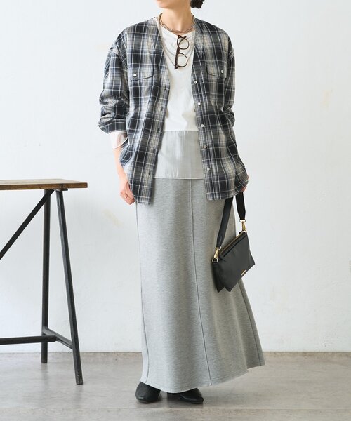 Jena espace merveilleux(ジェナ エスパスメルヴェイユ)の「【大人カジュアルに決まる】チェックダブルVシャツ(シャツ/ブラウス・レディース・ネイビー/イエロー・FREE)」の3枚目の写真