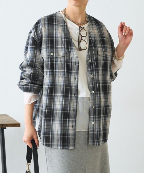 Jena espace merveilleux(ジェナ エスパスメルヴェイユ)の「【大人カジュアルに決まる】チェックダブルVシャツ(シャツ/ブラウス・レディース・ネイビー/イエロー・FREE)」の7枚目の写真
