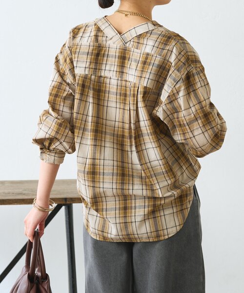 Jena espace merveilleux(ジェナ エスパスメルヴェイユ)の「【大人カジュアルに決まる】チェックダブルVシャツ(シャツ/ブラウス・レディース・ネイビー/イエロー・FREE)」の18枚目の写真