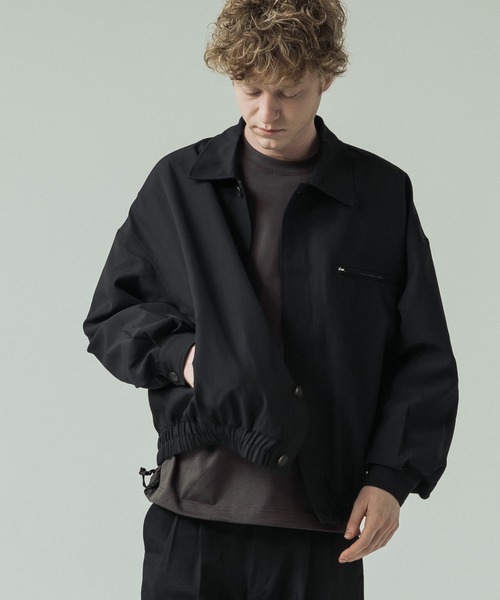 SLICK（スリック）の「【SLICK/スリック】Tech Twill Short Blouson/テックツイルショートブルゾン（ブルゾン・メンズ・グレー/ブラック/ベージュ・1/2/3）」の2枚目の写真