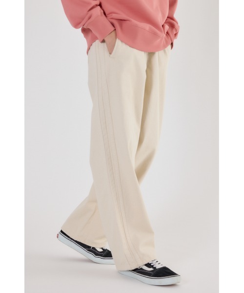 RODEO CROWNS WIDE BOWL（ロデオクラウンズワイドボウル）の「デニムトラックパンツ（デニムパンツ・メンズ・ブラック/アイボリー/ライトブルー・MEDIUM/LARGE）」の2枚目の写真