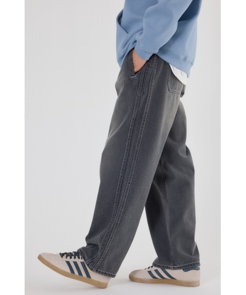 RODEO CROWNS WIDE BOWL（ロデオクラウンズワイドボウル）の「デニムトラックパンツ（デニムパンツ・メンズ・ブラック/アイボリー/ライトブルー・MEDIUM/LARGE）」の14枚目の写真