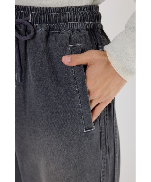 RODEO CROWNS WIDE BOWL（ロデオクラウンズワイドボウル）の「デニムトラックパンツ（デニムパンツ・メンズ・ブラック/アイボリー/ライトブルー・MEDIUM/LARGE）」の22枚目の写真