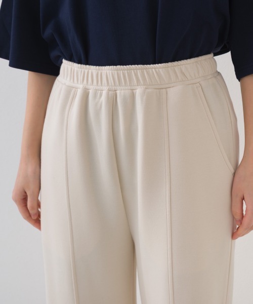 OMNES(オムネス)の「ソフトポンチフロントスリットパンツ 花粉リリース付(その他パンツ・レディース・ブラック/ベージュ・FREE)」の5枚目の写真