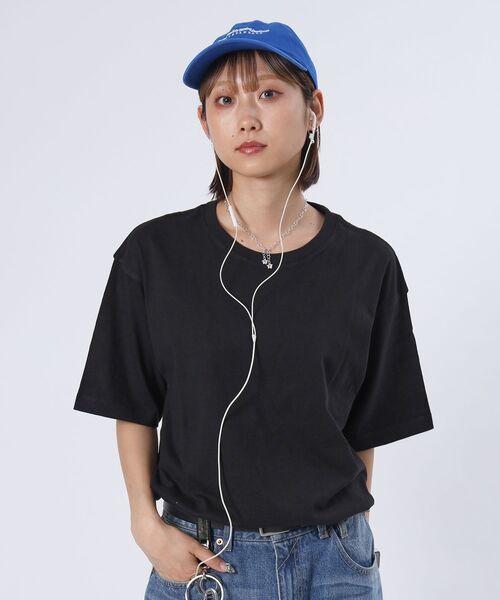 FFEIN(フェイン)の「【8色展開/2枚セット】リブ幅で選ぶ2スタイルパック短丈TEE 綿100%コーマ糸(Tシャツ/カットソー・メンズ・ブラック/アッシュグレー/レモンイエロー/ダークグリーン/ネイビー/ロイヤルブルー/ホワイト/レッド・SMALL/MEDIUM/LARGE)」の10枚目の写真