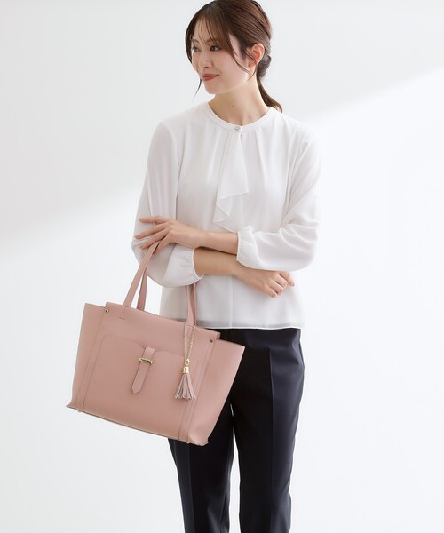 Reflect（リフレクト）の「【たっぷり収納！／通勤におすすめ】’26春夏毎日バッグ（トートバッグ・レディース・ナチュラル/ブラック/ピンク・00）」の9枚目の写真