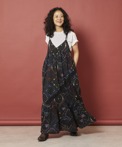Freada（フリーダ）の「Freada/フリーダ フラワーハンカチ刺繍キャミドレス（ワンピース・レディース・ホワイト/ブラック・ONE SIZE）」の2枚目の写真