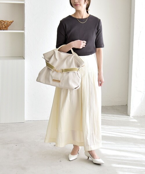 quaranciel（カランシエル）の「quaranciel:〈洗濯機可能〉テレコ リブ クルー ヘンリー 2way ハーフスリーブ TEE（Tシャツ/カットソー・レディース・ライトグリーン/ブラウン/ホワイト/チャコールグレー・40/38）」の18枚目の写真