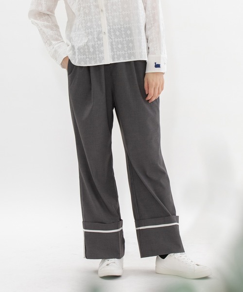nop de nod(ノップドゥノッド)の「TRサージロールアップパイピングパンツ(その他パンツ・レディース・ダークグレー/ブラック/ネイビー・3)」の2枚目の写真