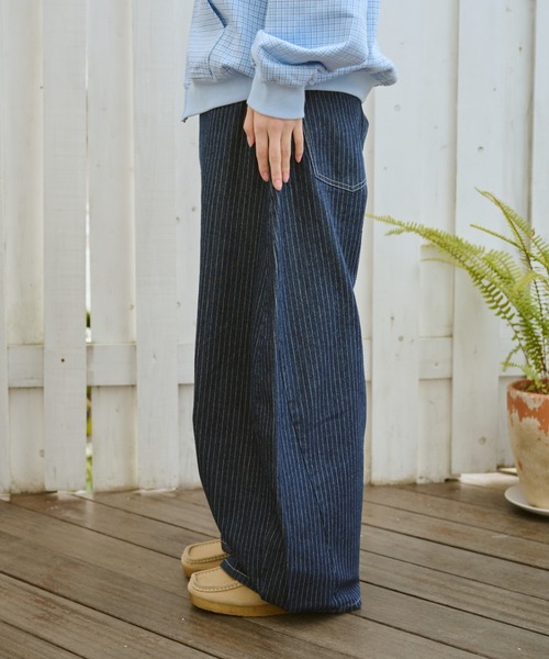 BROKEN BASE（ブロークンベース）の「Balloon Wide Stripe Denim / バルーンワイドストライプデニム（デニムパンツ・メンズ・ブラック/インディゴブルー・MEDIUM/LARGE）」の5枚目の写真