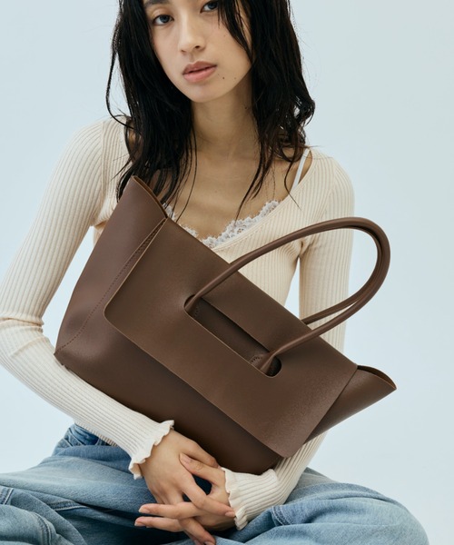 DRWCYS（ドロシーズ）の「フラップトートバッグ（トートバッグ・レディース・ブラウン/ブラック・FREE）」の2枚目の写真