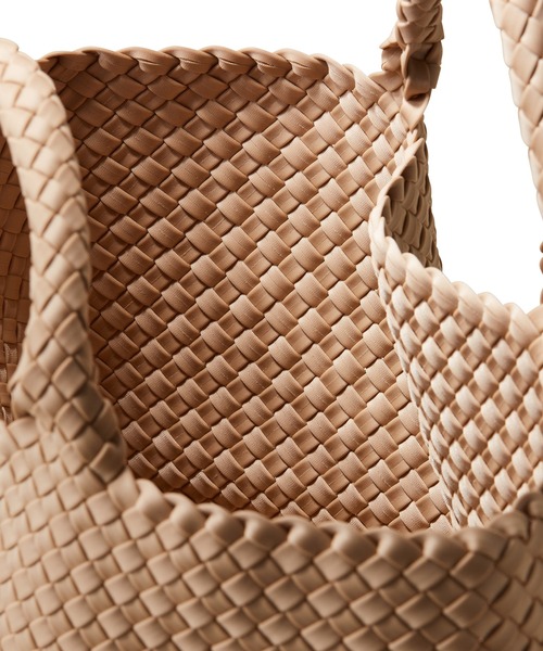 SALON adam et rope'（サロン アダム エ ロペ）の「【NAGHEDI（ナゲディ）】ST BARTHS medium TOTE(seasonal)（トートバッグ・レディース・ベージュ系その他/スミクロ・FREE）」の7枚目の写真