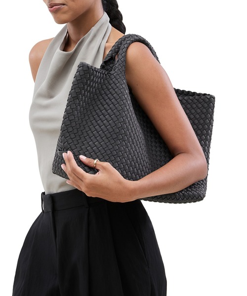 SALON adam et rope'（サロン アダム エ ロペ）の「【NAGHEDI（ナゲディ）】ST BARTHS medium TOTE(seasonal)（トートバッグ・レディース・ベージュ系その他/スミクロ・FREE）」の9枚目の写真