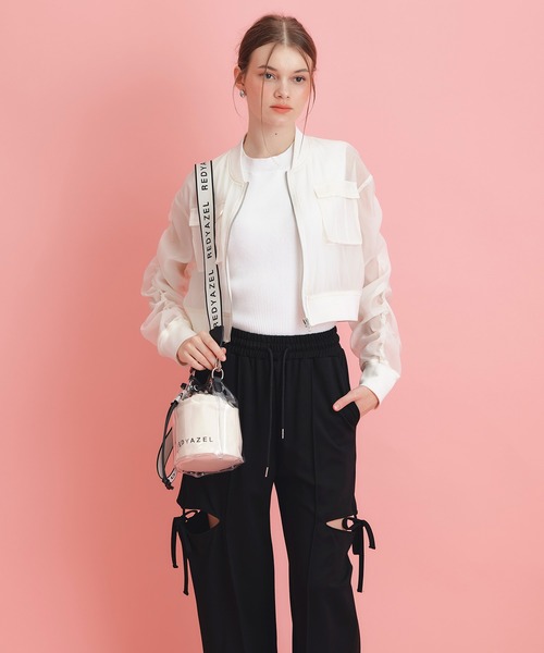 REDYAZEL（レディアゼル）の「ギャザーシアーショートブルゾン（ブルゾン・レディース・キナリ/ブラック/ホワイト・FREE）」の4枚目の写真