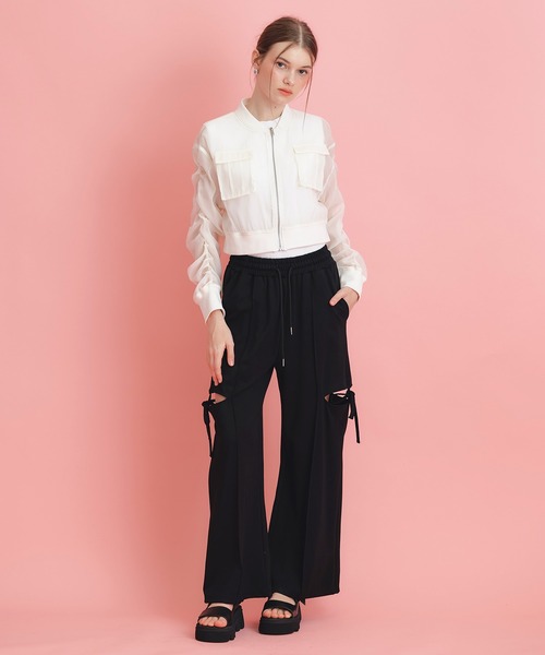 REDYAZEL（レディアゼル）の「ギャザーシアーショートブルゾン（ブルゾン・レディース・キナリ/ブラック/ホワイト・FREE）」の5枚目の写真