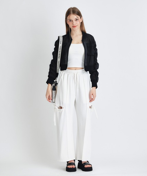 REDYAZEL（レディアゼル）の「ギャザーシアーショートブルゾン（ブルゾン・レディース・キナリ/ブラック/ホワイト・FREE）」の17枚目の写真