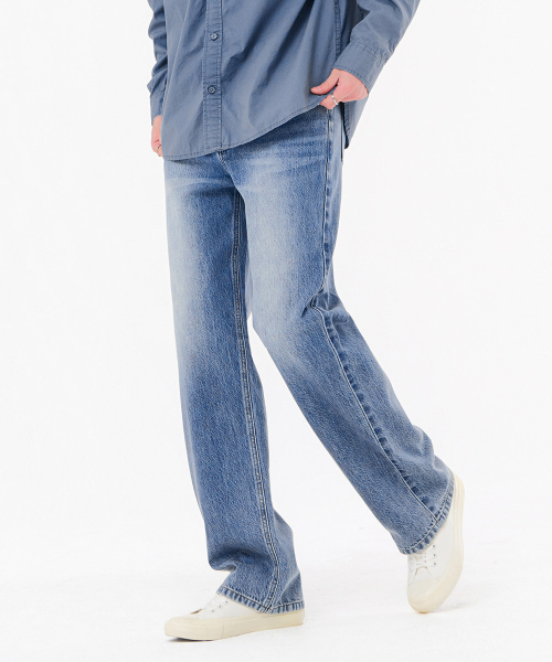 CHASECULT（チェイスカルト）の「男性ライトトーンワイドデニムパンツ-FBRK2329C0D（デニムパンツ・メンズ・ブルー・70/76/82/86）」の2枚目の写真