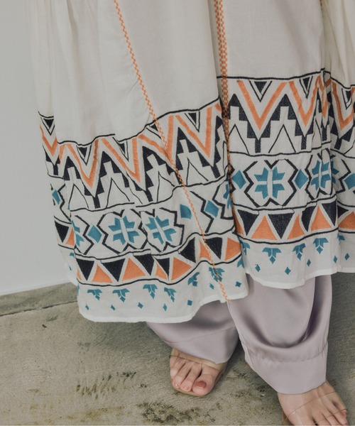 Pqran（クラン）の「カラー刺繍ワンピース（ワンピース・レディース・オフホワイト/ミント/ネイビー・FREE）」の7枚目の写真