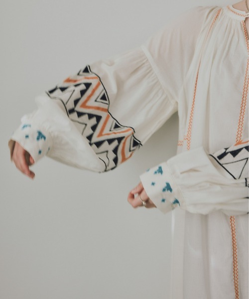 Pqran（クラン）の「カラー刺繍ワンピース（ワンピース・レディース・オフホワイト/ミント/ネイビー・FREE）」の4枚目の写真