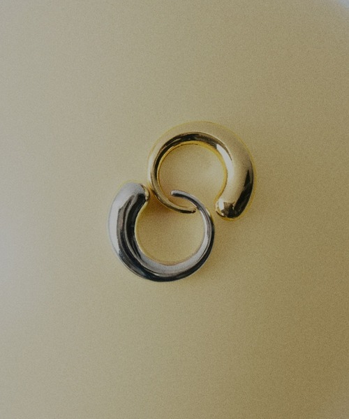 Nothing And Others（ナッシングアンドアザーズ）の「「Nothing And Others/ナッシングアンドアザーズ」Teardrop-Shaped Ring（リング・レディース・ゴールド/シルバー・FREE）」の2枚目の写真