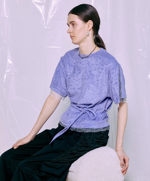 MAISON SPECIAL（メゾンスペシャル）の「2WAY Lace Trim Pile T-Shirt/2WAYレーストリムパイルTシャツ（Tシャツ/カットソー・レディース・ホワイト/チャコールグレー/パープル・FREE）」の3枚目の写真