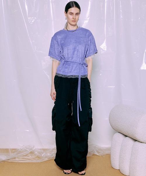 MAISON SPECIAL（メゾンスペシャル）の「2WAY Lace Trim Pile T-Shirt/2WAYレーストリムパイルTシャツ（Tシャツ/カットソー・レディース・ホワイト/チャコールグレー/パープル・FREE）」の4枚目の写真
