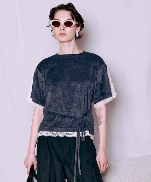 MAISON SPECIAL（メゾンスペシャル）の「2WAY Lace Trim Pile T-Shirt/2WAYレーストリムパイルTシャツ（Tシャツ/カットソー・レディース・ホワイト/チャコールグレー/パープル・FREE）」の10枚目の写真