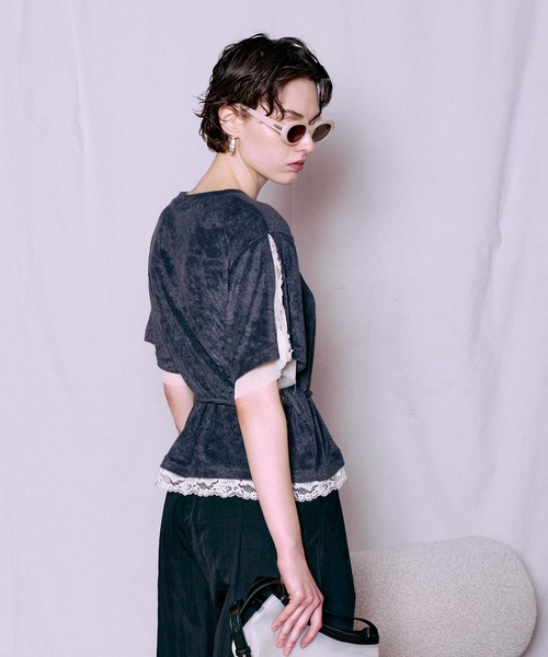 MAISON SPECIAL（メゾンスペシャル）の「2WAY Lace Trim Pile T-Shirt/2WAYレーストリムパイルTシャツ（Tシャツ/カットソー・レディース・ホワイト/チャコールグレー/パープル・FREE）」の11枚目の写真