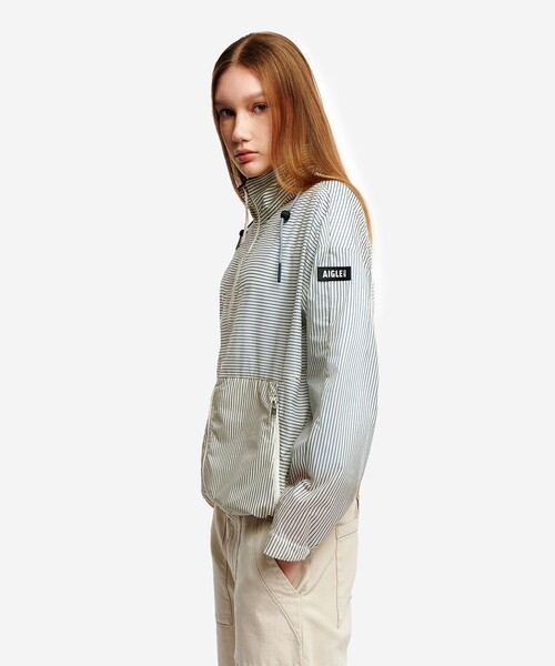 AIGLE(エーグル)の「超軽量 撥水 UVカット ストライプ エクストラライト フーディジャケット(ナイロンジャケット・レディース・ブルー/ホワイト・S/L/M/XS)」の10枚目の写真