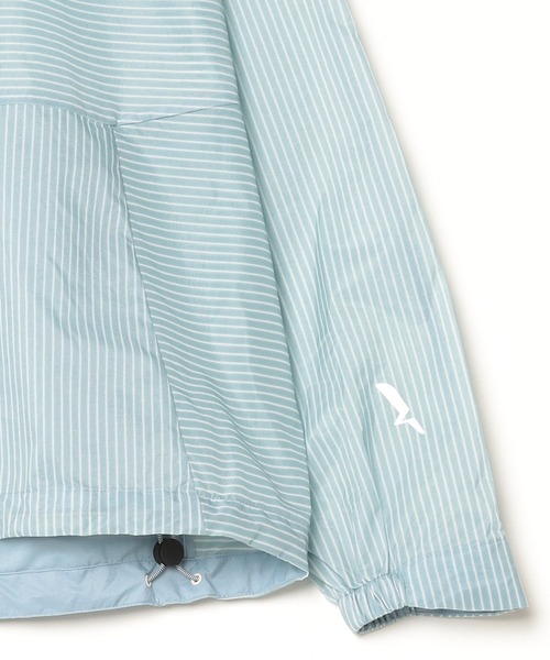 AIGLE(エーグル)の「超軽量 撥水 UVカット ストライプ エクストラライト フーディジャケット(ナイロンジャケット・レディース・ブルー/ホワイト・S/L/M/XS)」の6枚目の写真