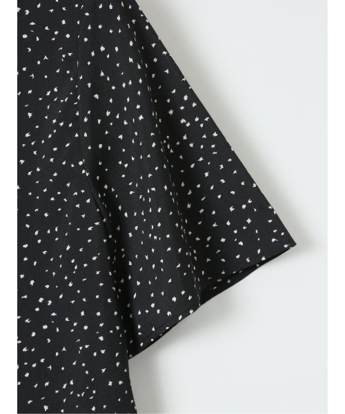 m.f.editorial(エムエフエディトリアル)の「【UVカット ウォッシャブル】m.f.エディトリアル レディース ドット柄 配色 バンドカラー 比翼 半袖 ブラウス(シャツ/ブラウス・レディース・アイボリー/ブラック・MEDIUM/LARGE)」の11枚目の写真