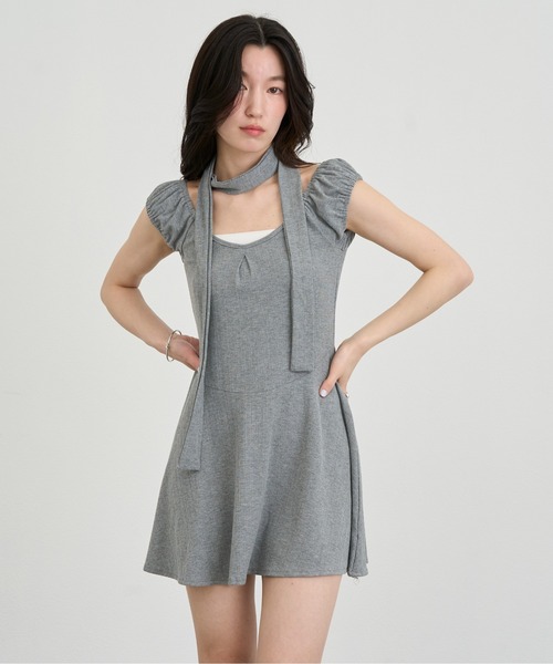 NUJOH(ヌゾ)の「Choker Set Mini Dress / チョーカーセットミニワンピース(ワンピース・レディース・ブラック/アイボリー/グレー・FREE)」の2枚目の写真
