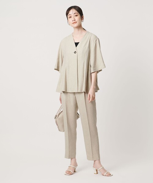 UNITED ARROWS（ユナイテッドアローズ）の「Spiree IAS タック テーパードパンツ ‐UVカット 接触冷感 ウォッシャブル‐（スラックス・レディース・ナチュラル/ネイビー・38/40/36/34）」の17枚目の写真