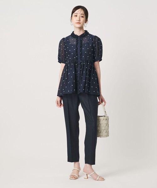 UNITED ARROWS（ユナイテッドアローズ）の「Spiree IAS タック テーパードパンツ ‐UVカット 接触冷感 ウォッシャブル‐（スラックス・レディース・ナチュラル/ネイビー・38/40/36/34）」の15枚目の写真