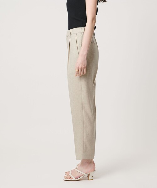 UNITED ARROWS（ユナイテッドアローズ）の「Spiree IAS タック テーパードパンツ ‐UVカット 接触冷感 ウォッシャブル‐（スラックス・レディース・ナチュラル/ネイビー・38/40/36/34）」の13枚目の写真
