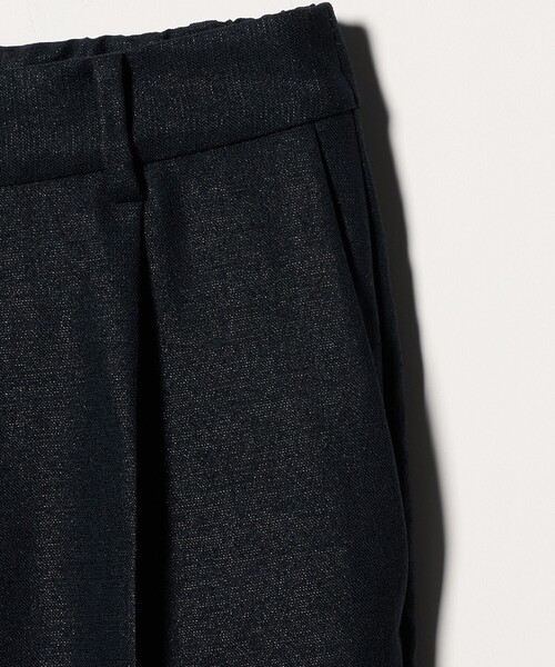 UNITED ARROWS（ユナイテッドアローズ）の「Spiree IAS タック テーパードパンツ ‐UVカット 接触冷感 ウォッシャブル‐（スラックス・レディース・ナチュラル/ネイビー・38/40/36/34）」の8枚目の写真