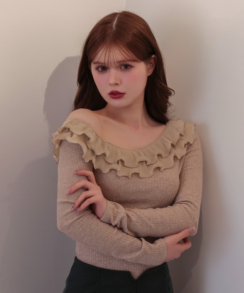 M DOLLY(エムドリー)の「Frill Thalia tiered rib tops / フリルタリアティアードトップス(ニット/セーター・レディース・アイボリー/ベージュ・FREE)」の2枚目の写真